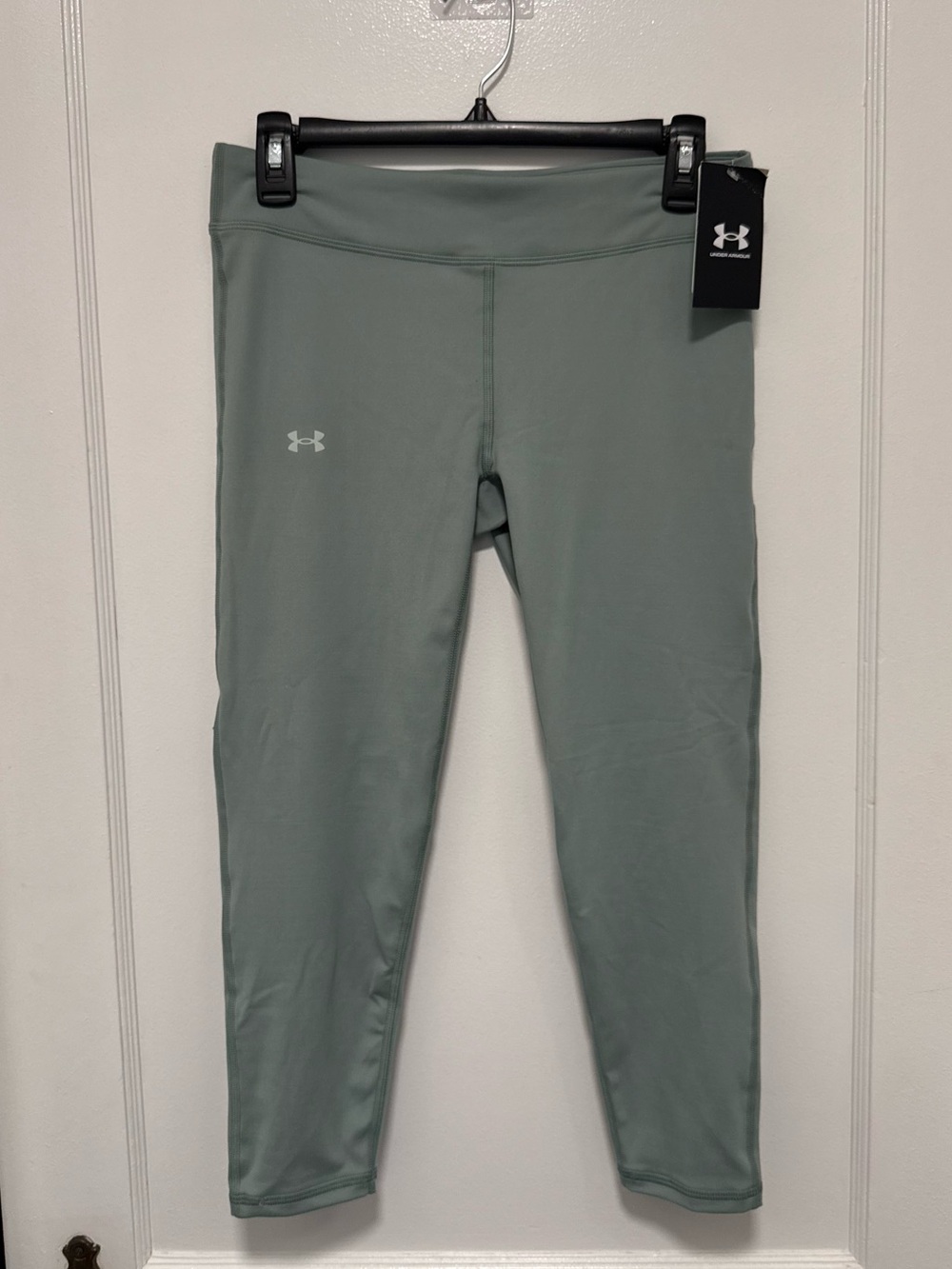 NWT Under Armour Girls Motion Crop Leggings Sage Green YL